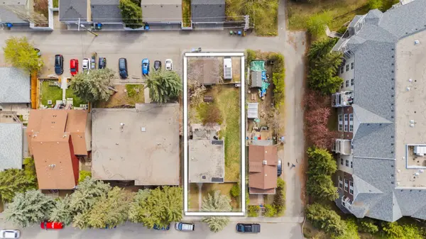 2125 36 AVE SW, Calgary, AB T2T 2H1