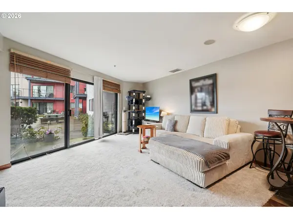 720 NW NAITO PKWY #D24, Portland, OR 97209