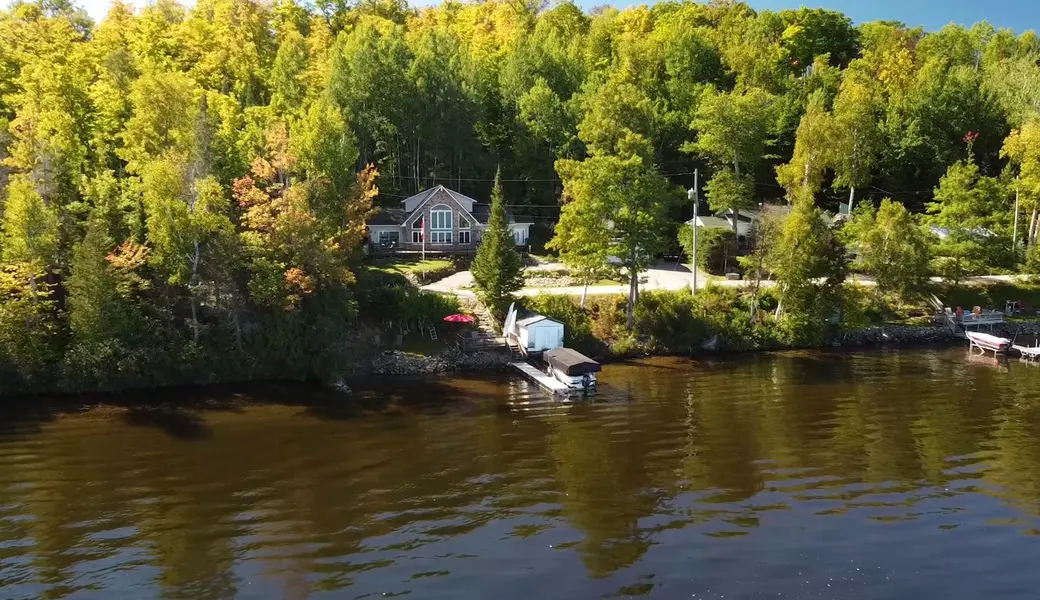 43 LAKESHORE DR, Hastings Highlands, ON K0J 1L0