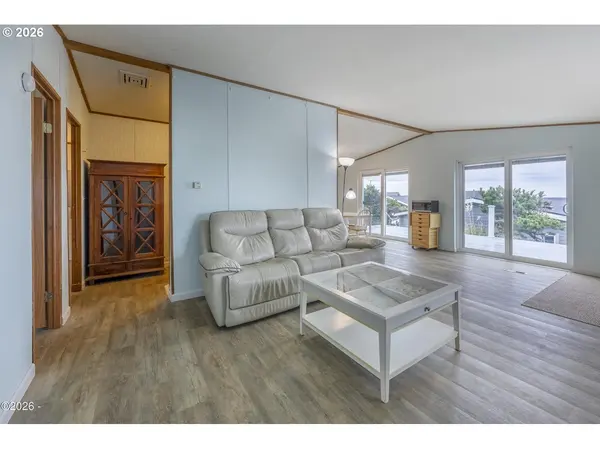 4875 N HIGHWAY 101 #19, Depoe Bay, OR 97341