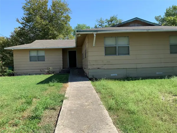 400 N Weaver Street, Gainesville, TX 76240