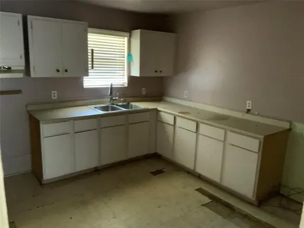 400 N Weaver Street, Gainesville, TX 76240