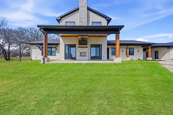 Gainesville, TX 76240,860 County Road 208