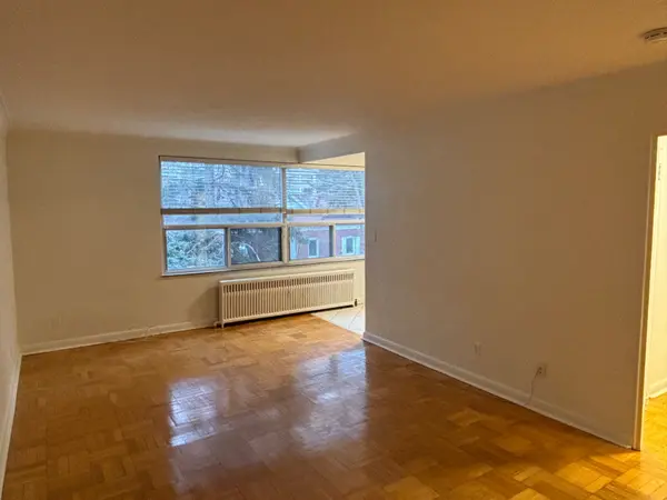 134 Lawton BLVD #407, Toronto C02, ON M4V 2A4