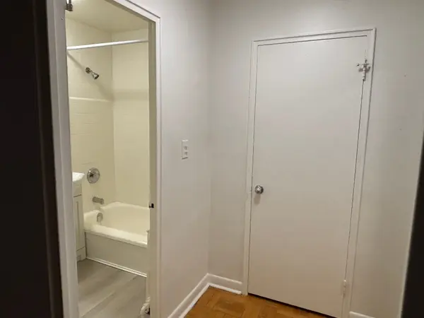 134 Lawton BLVD #407, Toronto C02, ON M4V 2A4