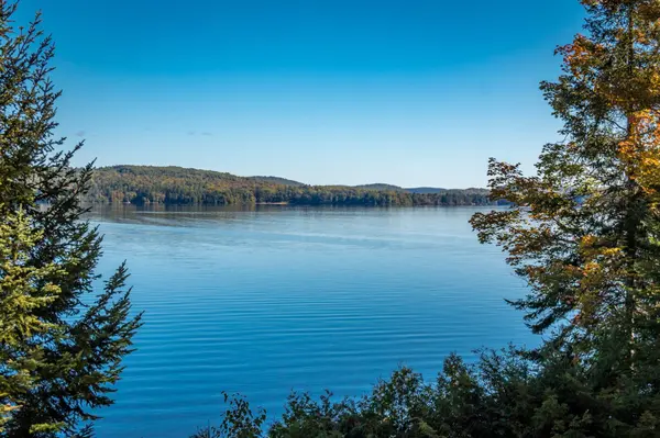 43 LAKESHORE DR, Hastings Highlands, ON K0J 1L0