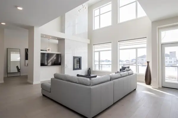 68 Ash CV, Headingley, MB R4H 1B4