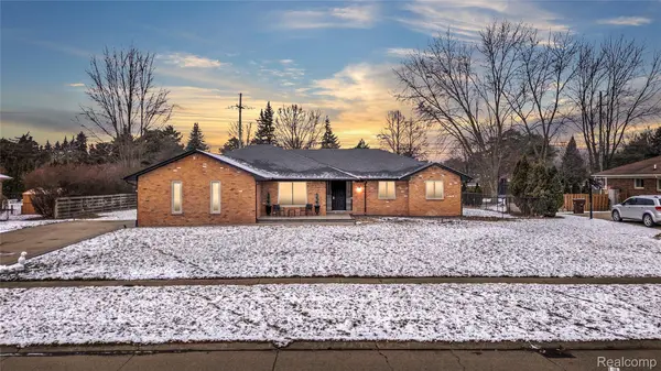 49685 Richardson DR, Shelby Charter Township, MI 48315