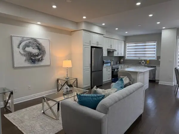 6 Quinton RDG #., Brampton, ON L6Y 0E3