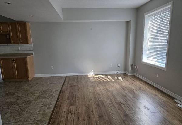 329 Edgehill Dr Main N/A, Barrie, ON L4N 9X5