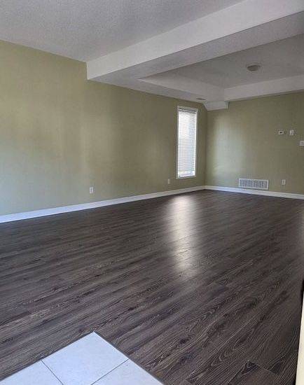 329 Edgehill Dr Main N/A, Barrie, ON L4N 9X5