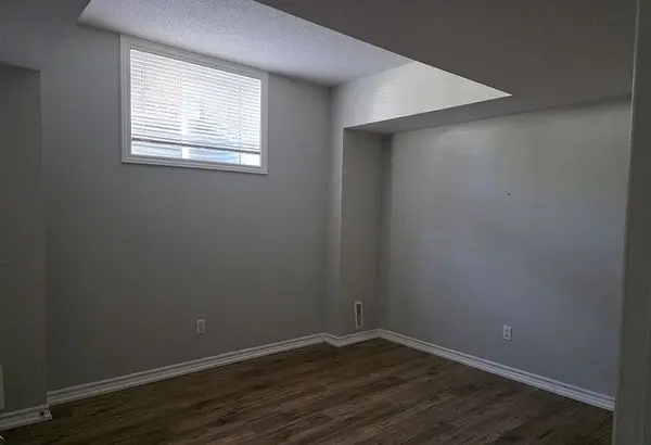 329 Edgehill Dr Main N/A, Barrie, ON L4N 9X5