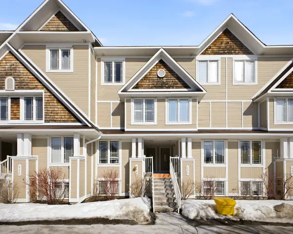 432 Hillsboro Private, Kanata, ON K2M 3A8