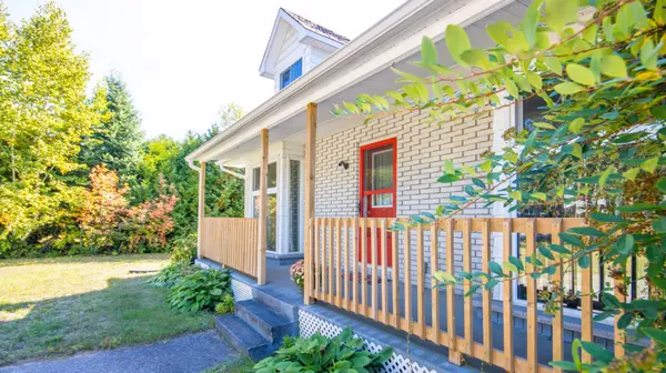 23 Sprucedale AVE, Madawaska Valley, ON K0J 1B0