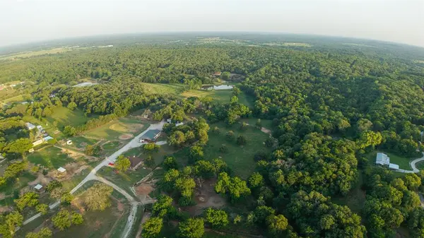 8016 E US HWY 82, Gainesville, TX 76240