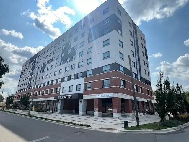 1 Wellington ST W #607, Brantford, ON M5A 0W7