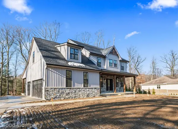 640 Sunnybeach DR, White Lake Charter Township, MI 48386