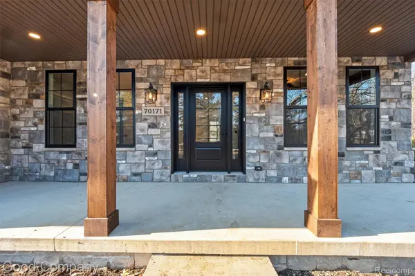 640 Sunnybeach DR, White Lake Charter Township, MI 48386