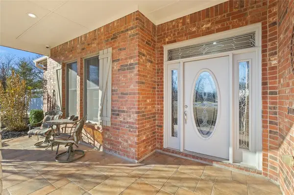 143 Southwood Drive, Burleson, TX 76028