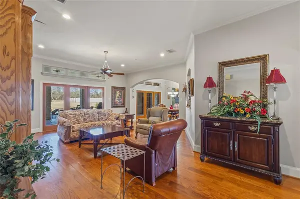 143 Southwood Drive, Burleson, TX 76028