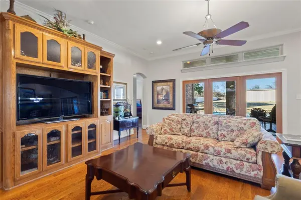 143 Southwood Drive, Burleson, TX 76028