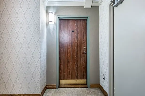 Toronto W08, ON M9C 4W1,812 Burnhamthorpe RD #1907