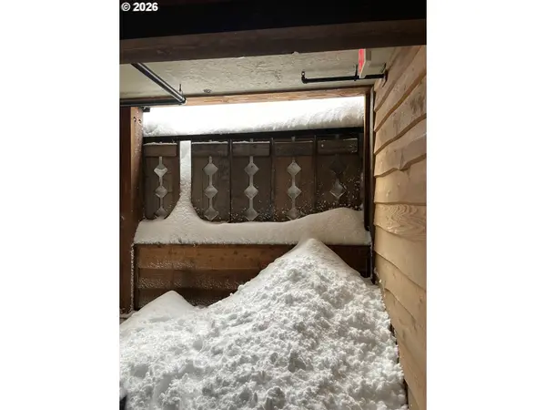 31250 E COLLINS LAKE RD #6, Government Camp, OR 97028