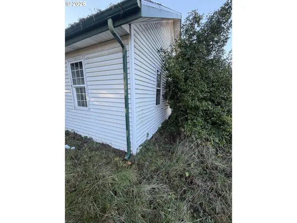 1114 LINCOLN ST, Oregon City, OR 97045