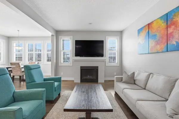 1915 77 ST SW, Edmonton, AB T6X 1V9