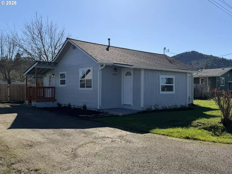 1386 AIRWAY AVE, Sutherlin, OR 97479