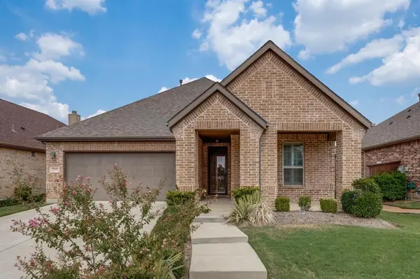 809 Orleans Square, Aubrey, TX 76227
