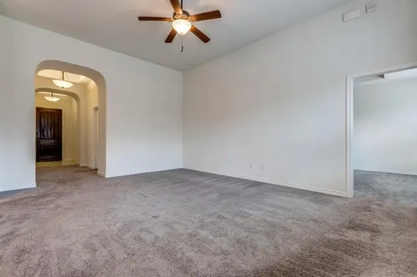 809 Orleans Square, Aubrey, TX 76227