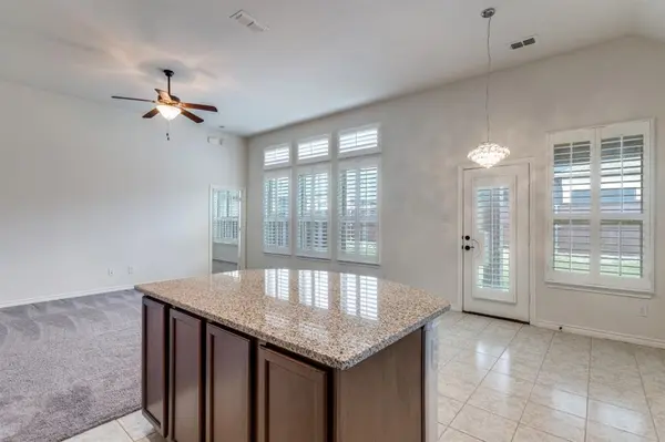 809 Orleans Square, Aubrey, TX 76227