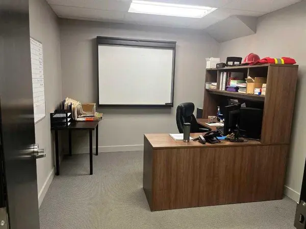 12221 44 ST SE #10, Calgary, AB T2Z 4H3