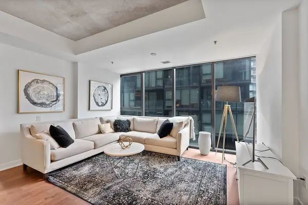 629 King ST W #310, Toronto C01, ON M5V 0G9