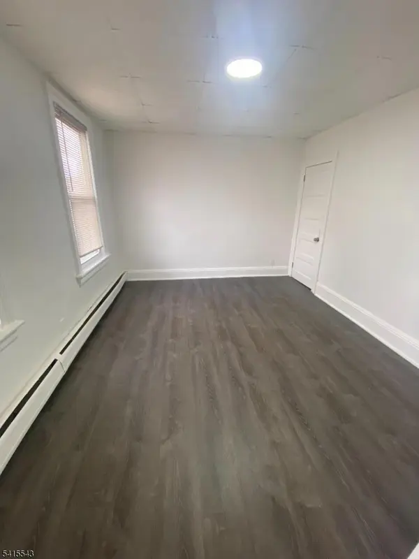 61 Highland St, Paterson City, NJ 07524