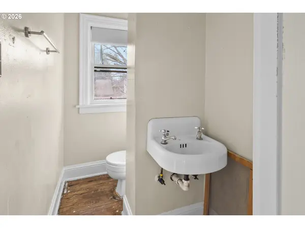 2144 N WEBSTER ST, Portland, OR 97217