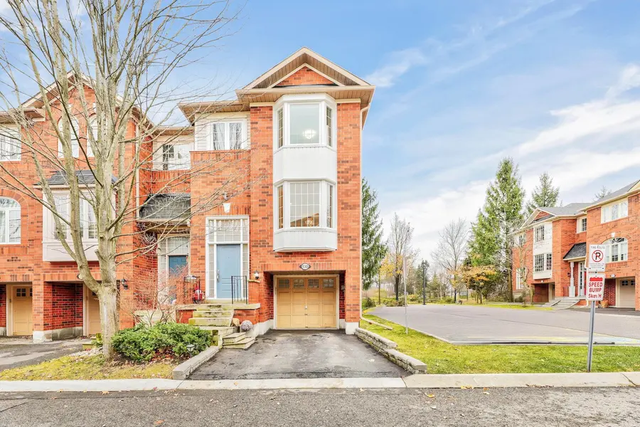 130 Mosaics AVE #40, Aurora, ON L4G 7L5