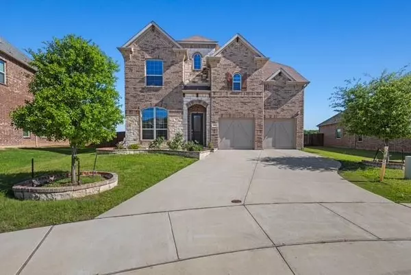 417 Burberry Drive, Grand Prairie, TX 75052