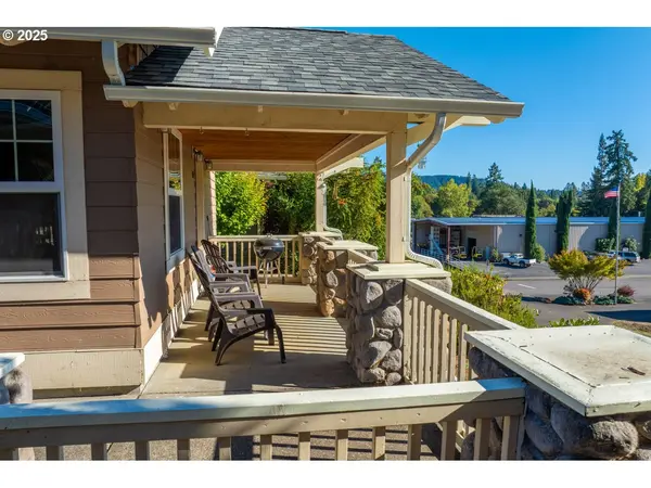 369 B ST, Elkton, OR 97436