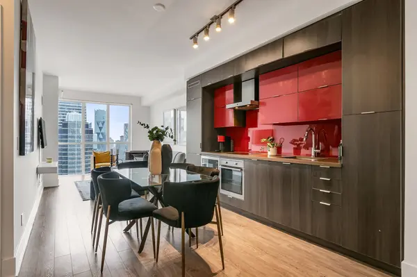 300 Front ST W #4107, Toronto C01, ON M5V 0E9