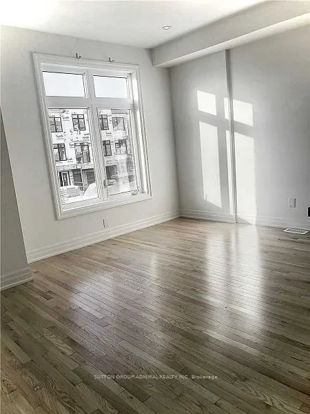 160 Tango CRES, Newmarket, ON L3X 0K5