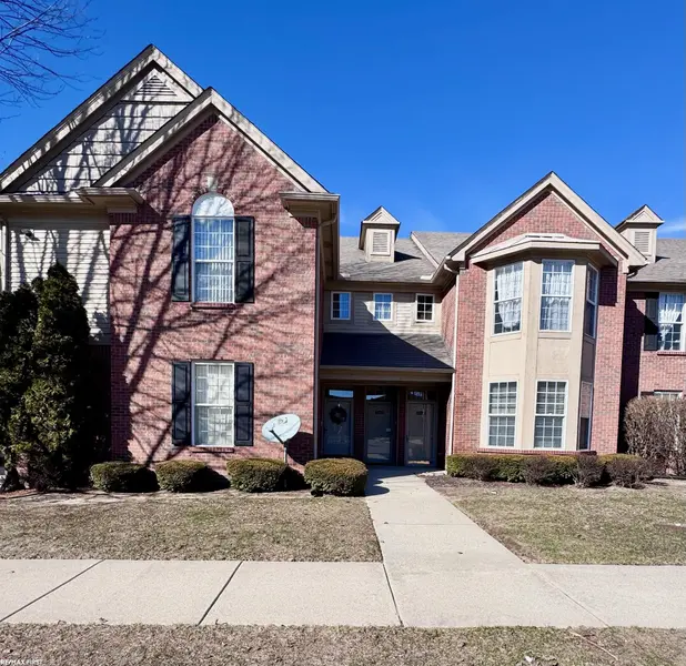 13641 Silver Birch CIR, Shelby Twp, MI 48315
