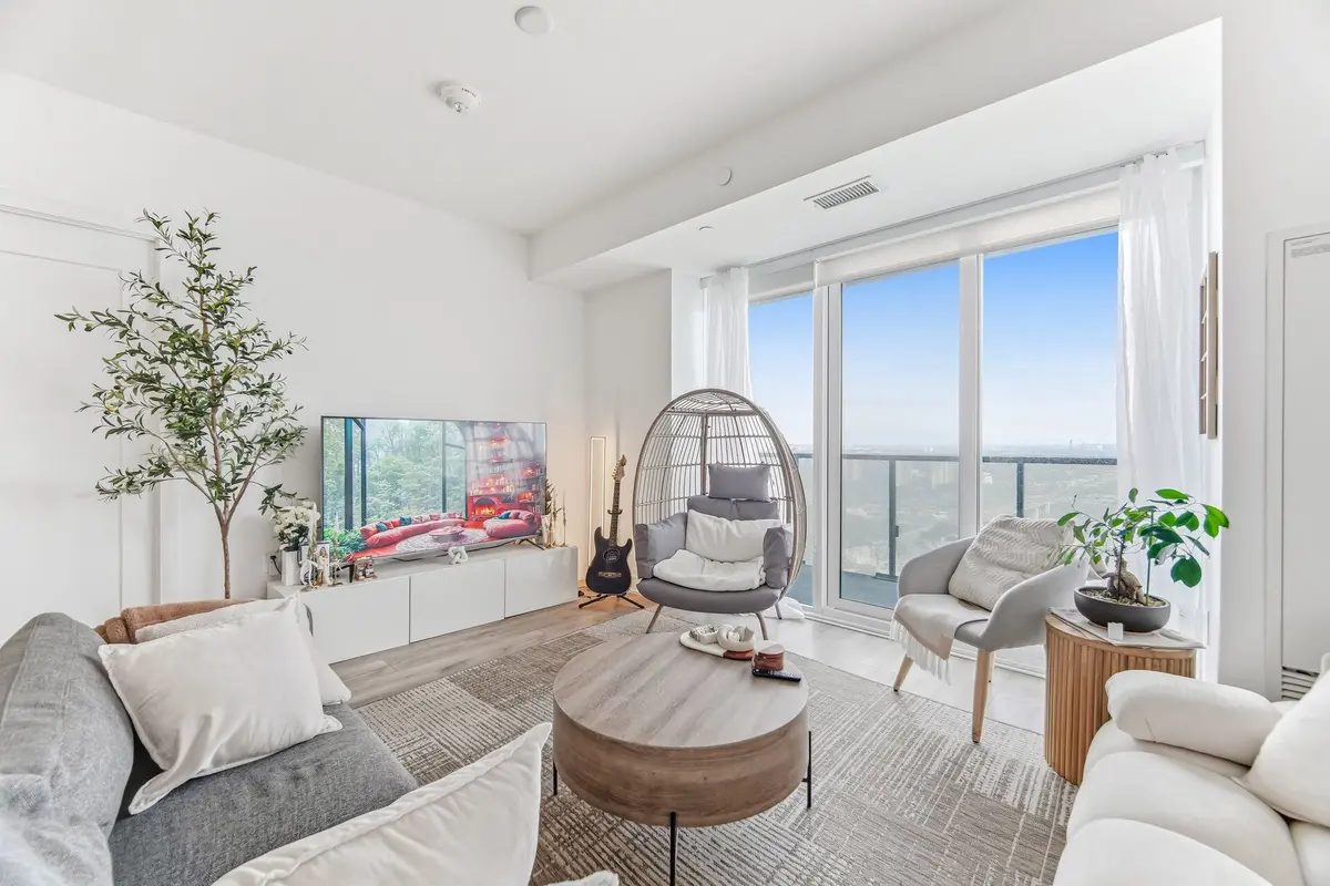 575 Bloor ST E #2904, Toronto C08, ON M4W 0B2