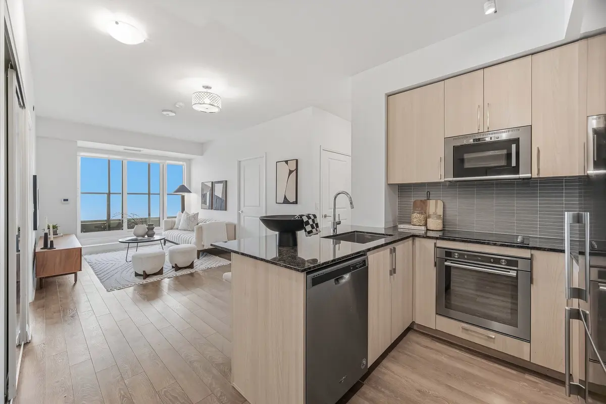 99 Eagle Rock WAY #720, Vaughan, ON L6A 5A7