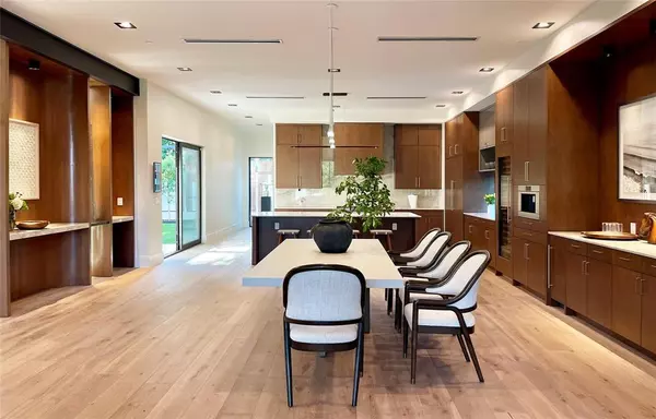 Dallas, TX 75229,10236 Crestover Drive