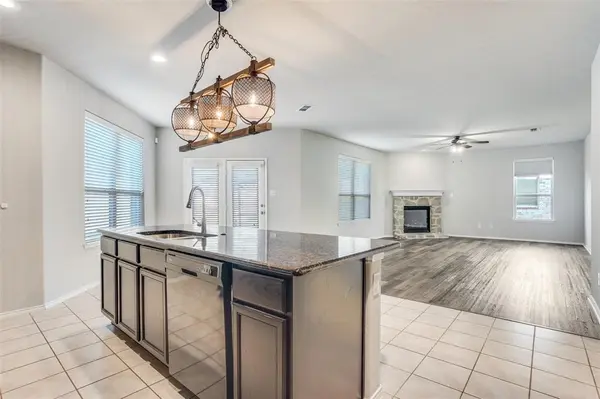 1725 Crescent Oak Street, Wylie, TX 75098