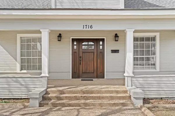 Fort Worth, TX 76110,1716 5th Avenue