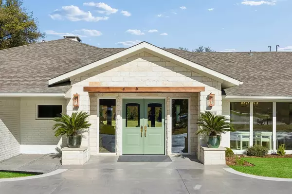 Dallas, TX 75229,11010 Russwood Circle