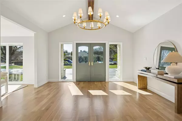 Dallas, TX 75229,11010 Russwood Circle